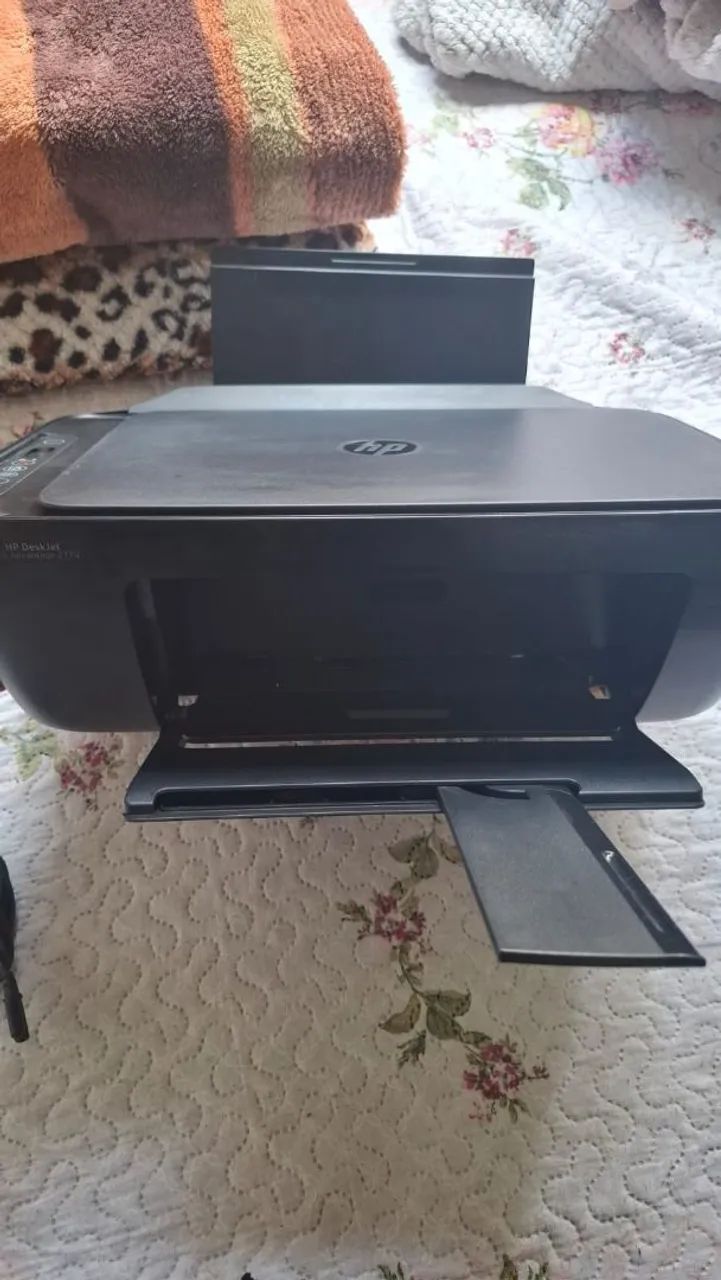 Impressora Multifuncional HP DeskJet 2774 Wi-Fi + Cabo de Força - Estado de Nova! - Foto 2