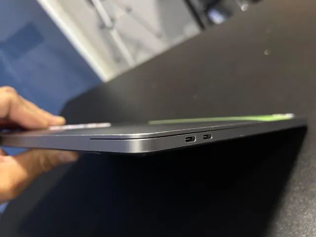 Apple MacBook Pro 2017 15" Core i7 16GB 1TB - Foto 2