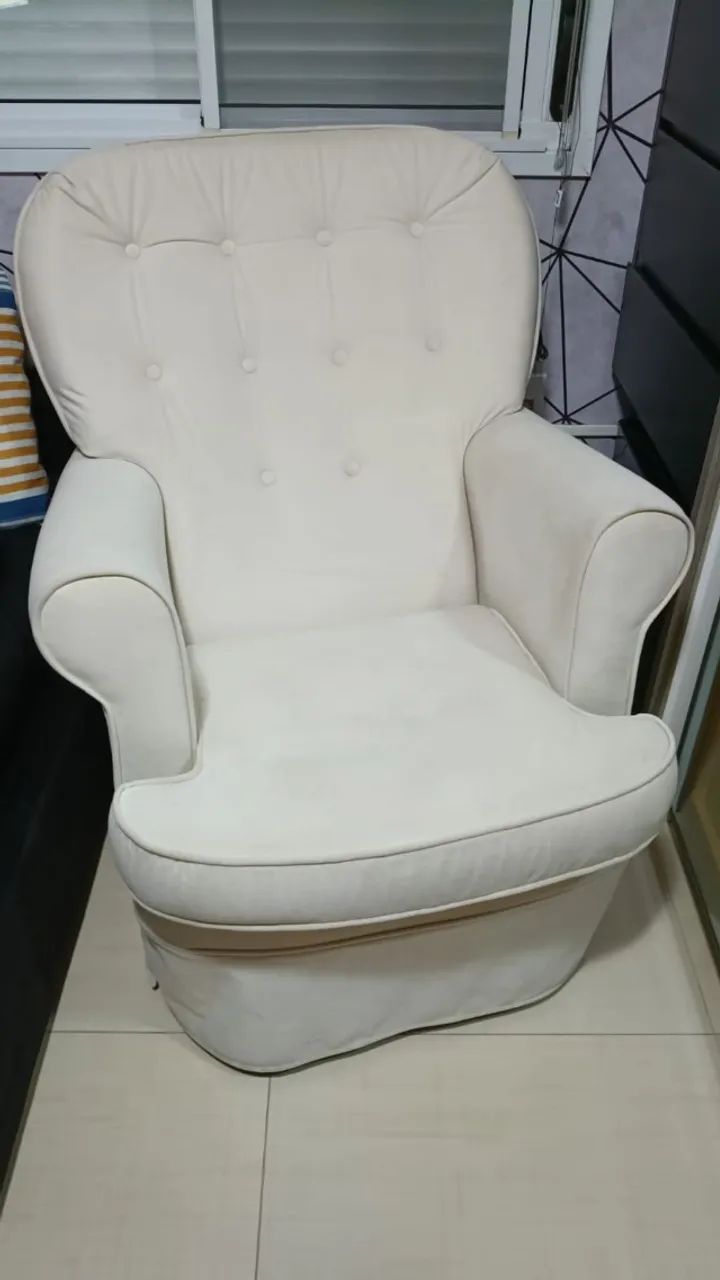Poltrona de amamentação com balanço