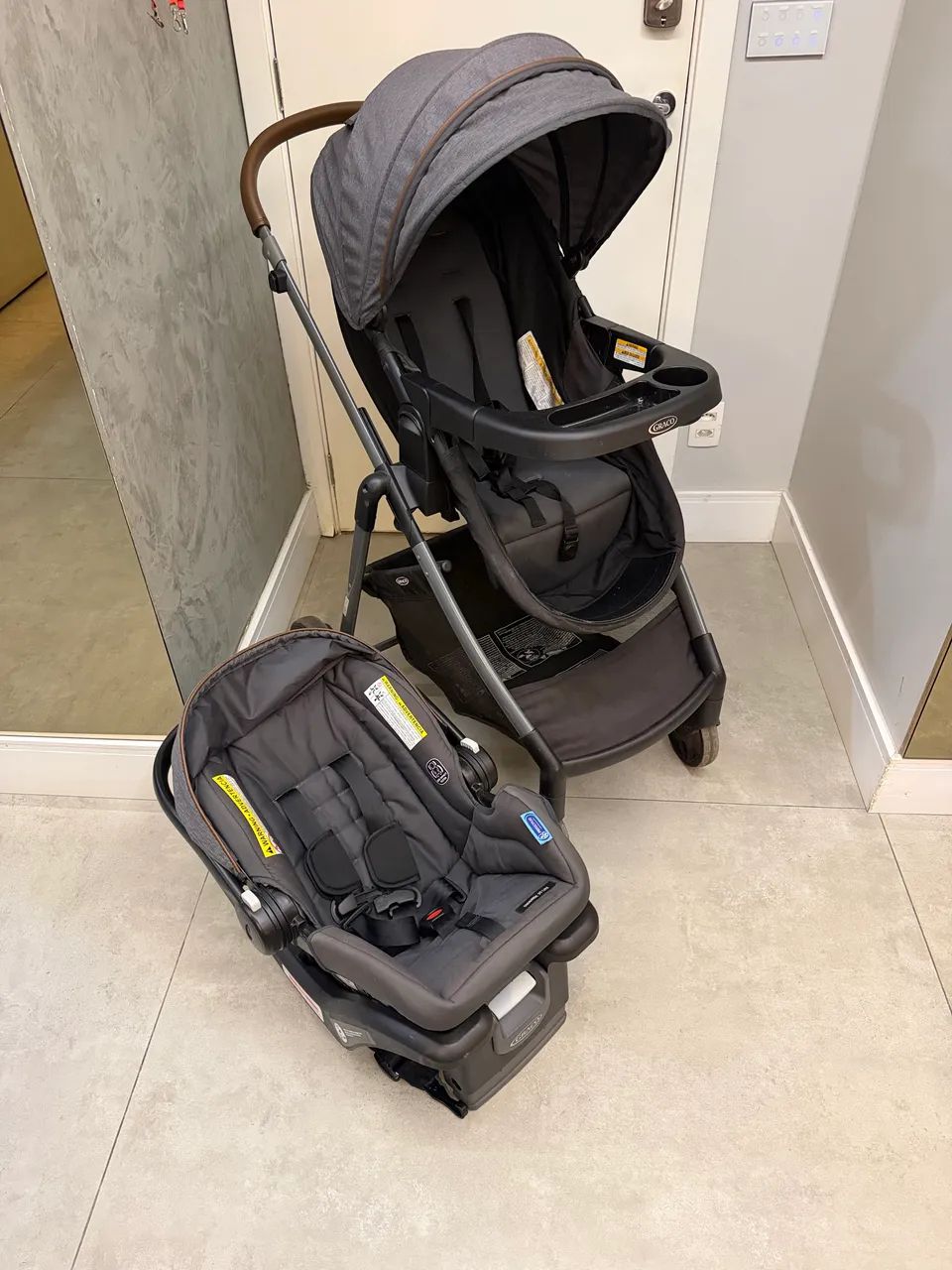 Carrinho e bebê conforto Graco