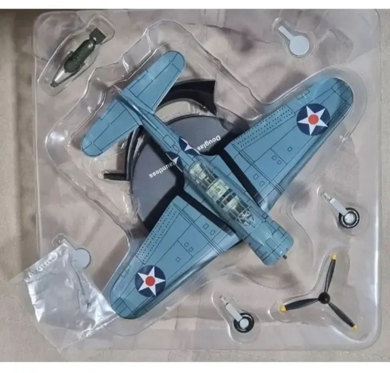 Avião Segunda Guerra Douglas Sbd-3 Dauntless 1:72 - Foto 2