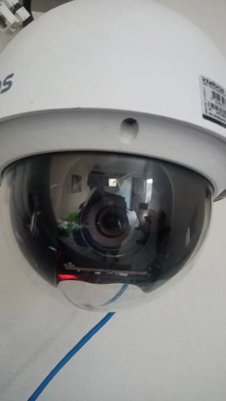 Vendo câmera Intelbras VIP 5220 SD