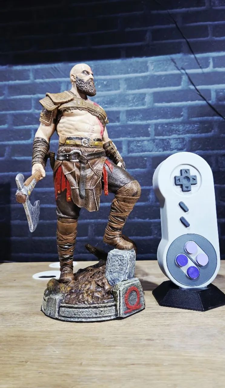 Action figure, kratos