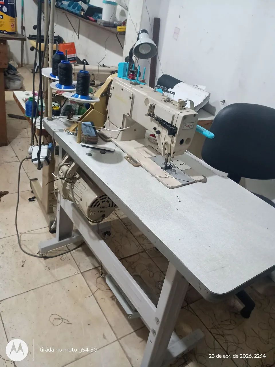 MÁQUINA DE COSTURA PERSPONTADEIRA duas agulhas