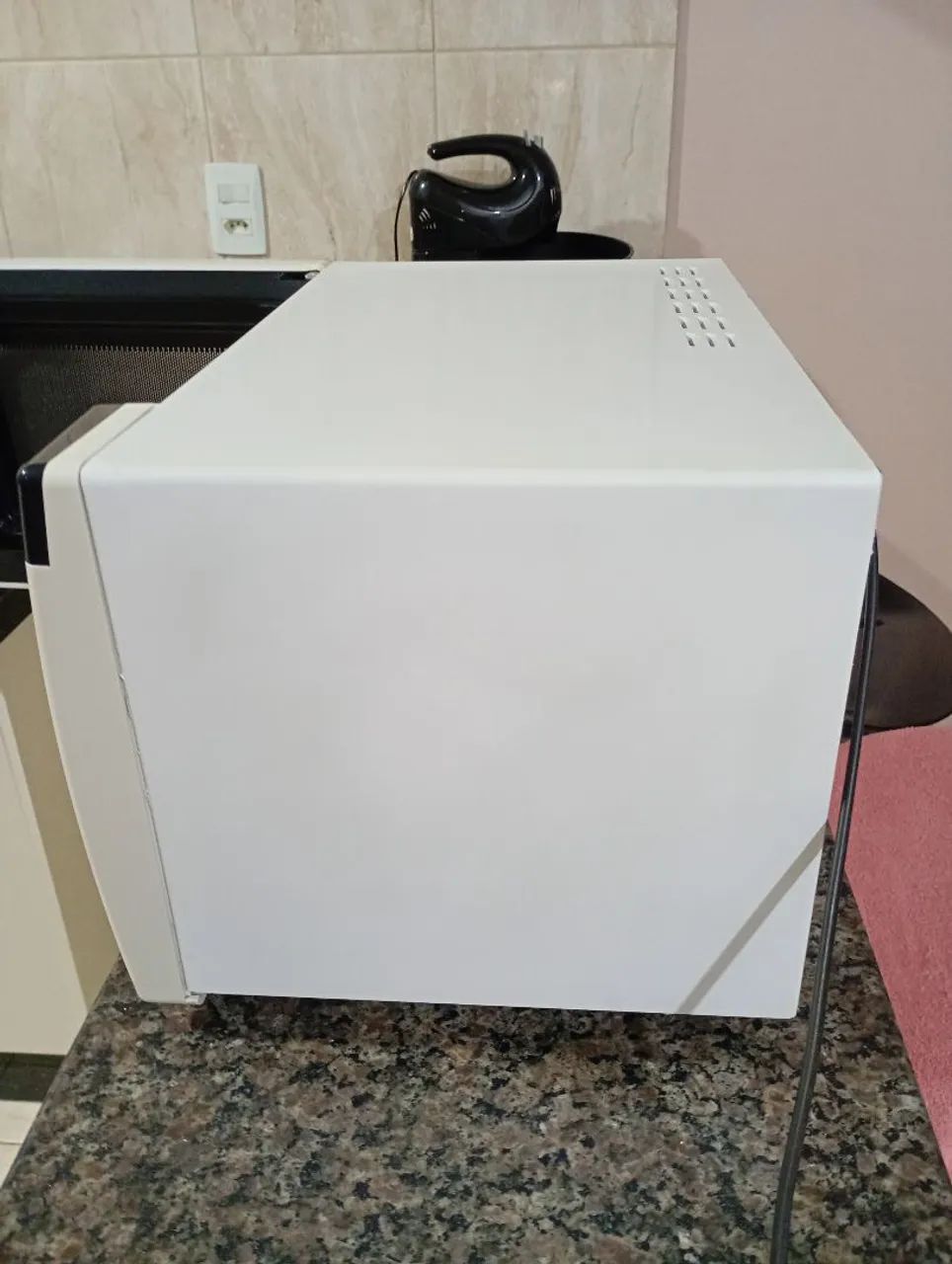 Vendo microondas Electrolux de 26 LTS ótimo. - Foto 4