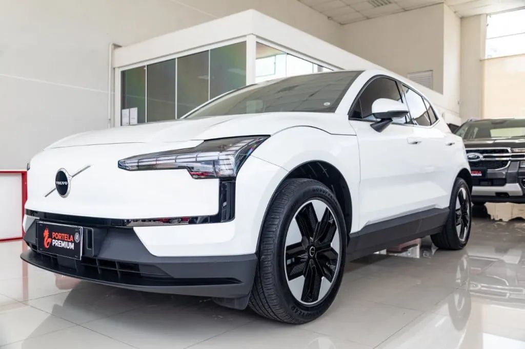 Volvo EX30 E40 Core (elétrico) 2024