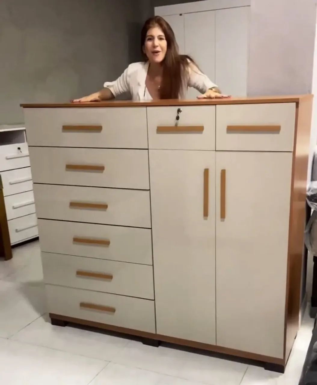 Comoda Triunfo com 8 gavetas e 2 portas - varias cores 