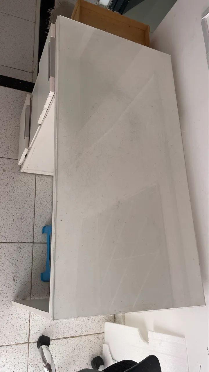 Mesa de madeira para manicure 
