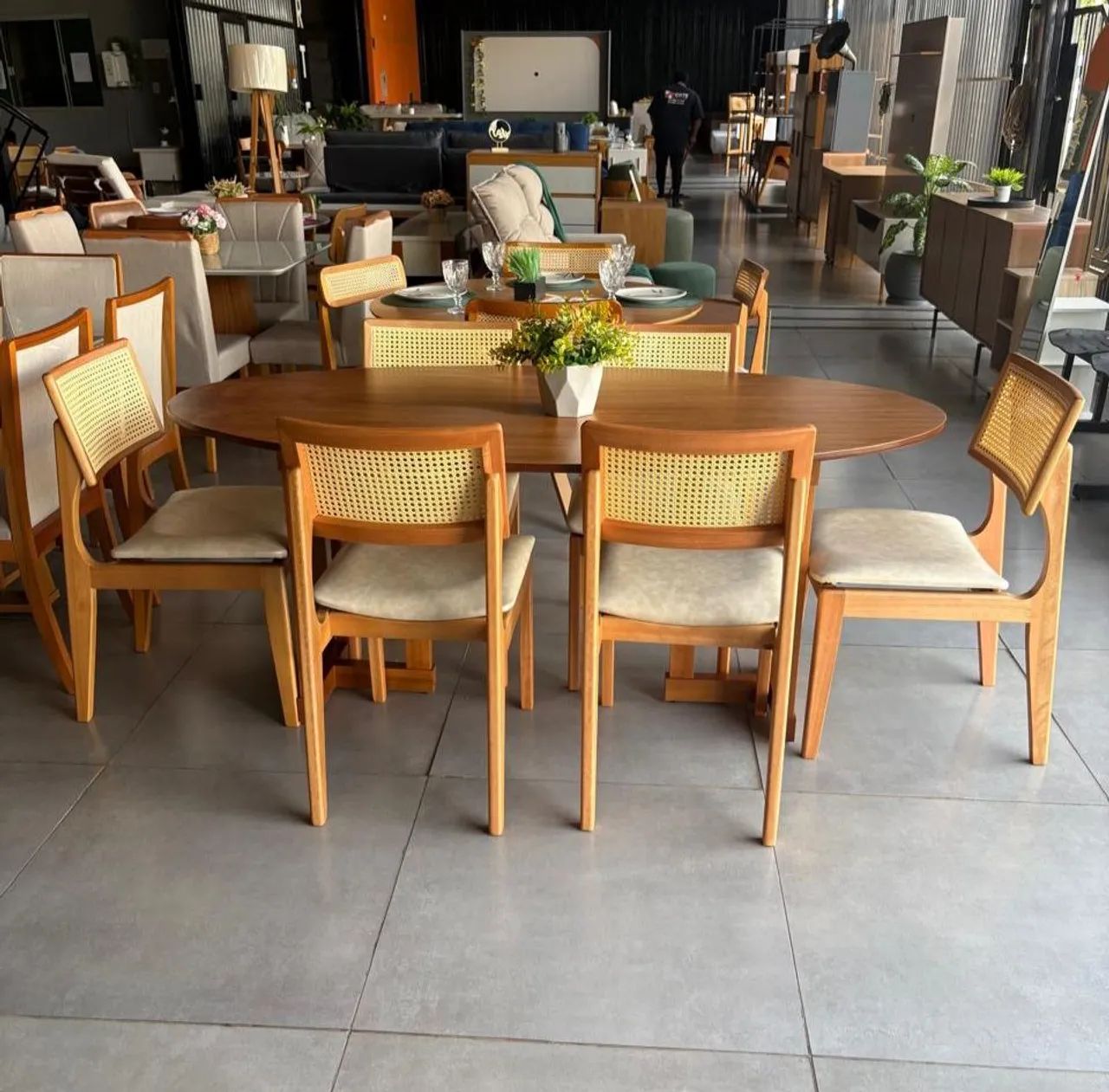 Mesa oval com 6 cadeiras Nova a pronta entrega  - Foto 3