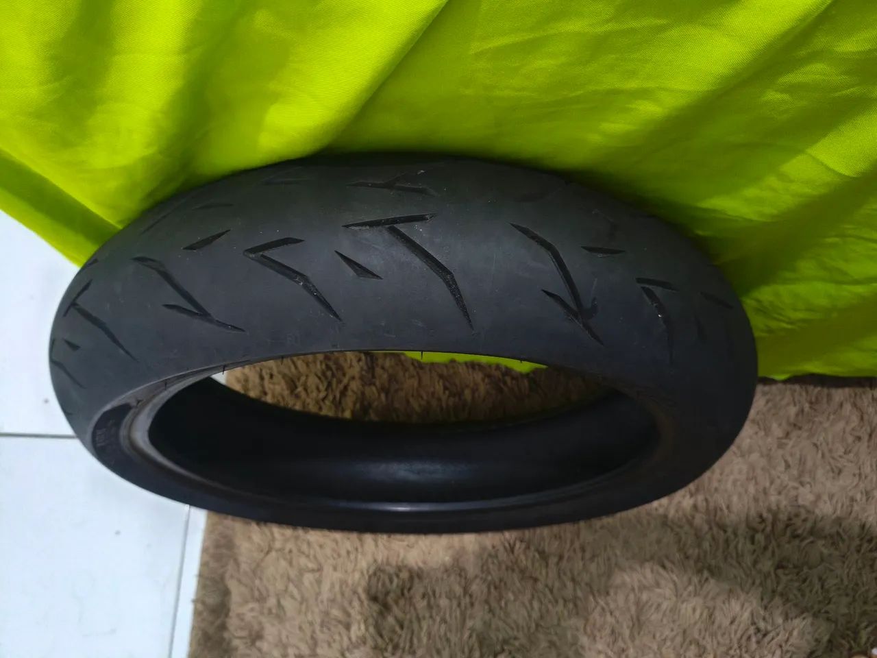 Pneu moto esportivo  - Foto 3