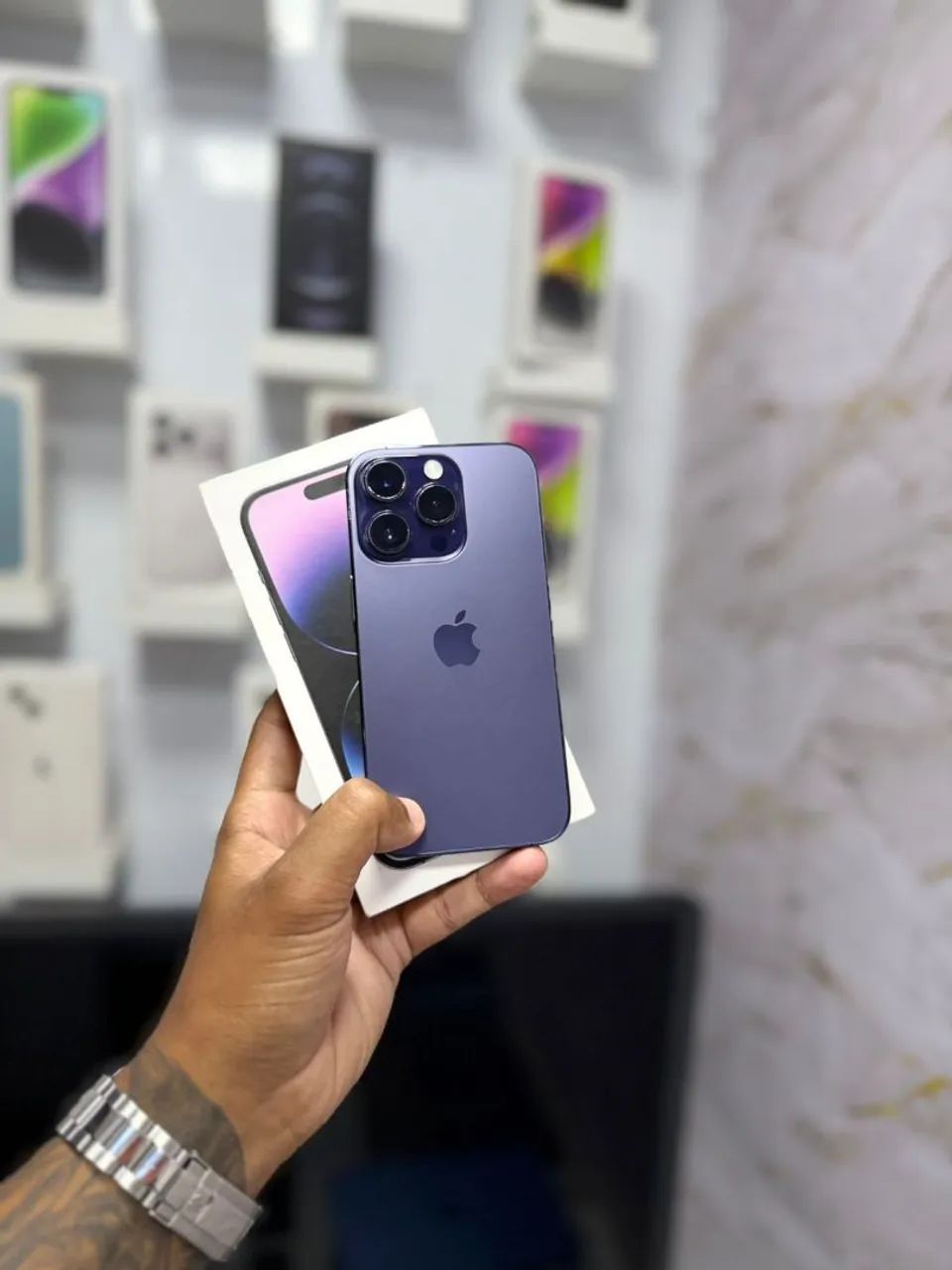 IPHONE 14 PRO 256GB<br>TELA NOVA<br>R$ 2.799,00 - Foto 3