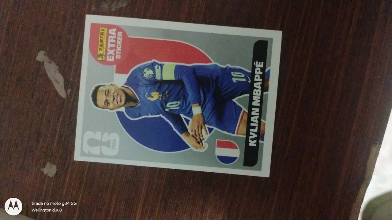 Figurinha legend mbappe prata 