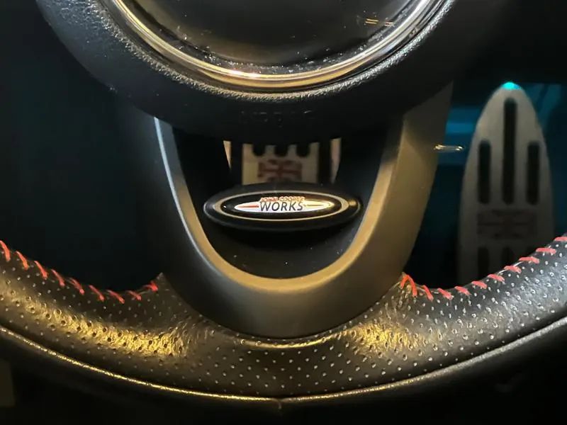 MINI Cooper 2.0 16V Twinpower Gasolina S 4P Steptronic, foto 13 de 14
