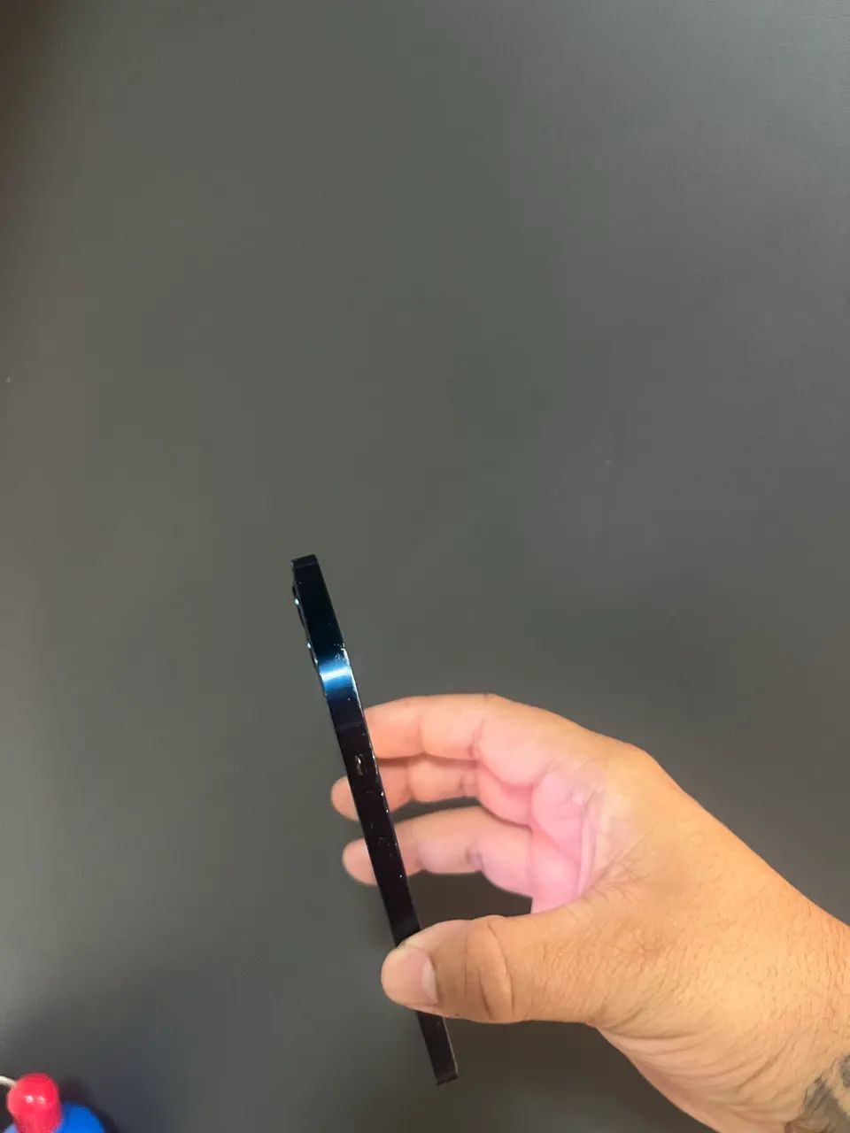 iPhone 12 64gb 75% aparelho tudo original marcas de uso  - Foto 2