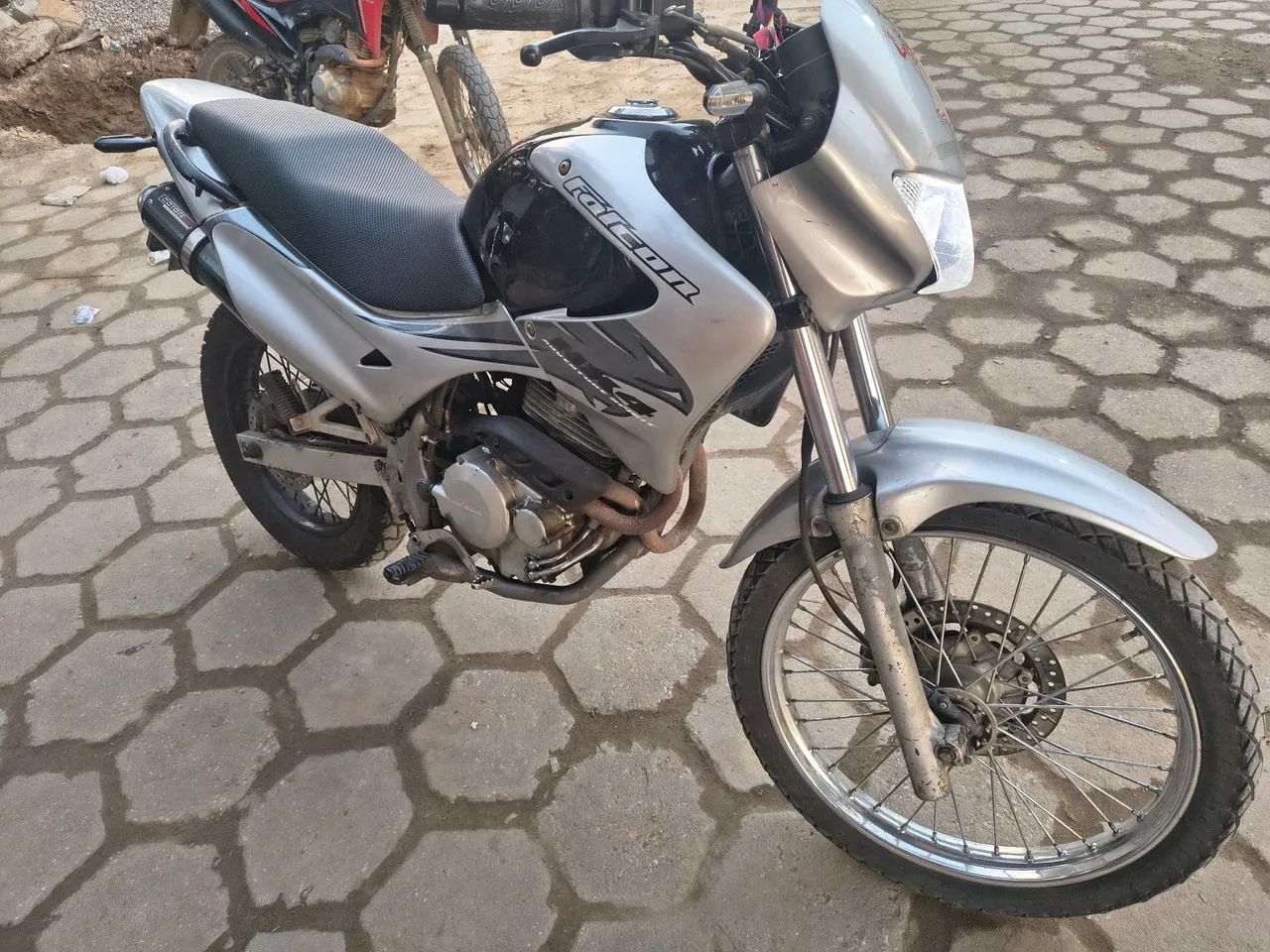 Falcon - Foto 3
