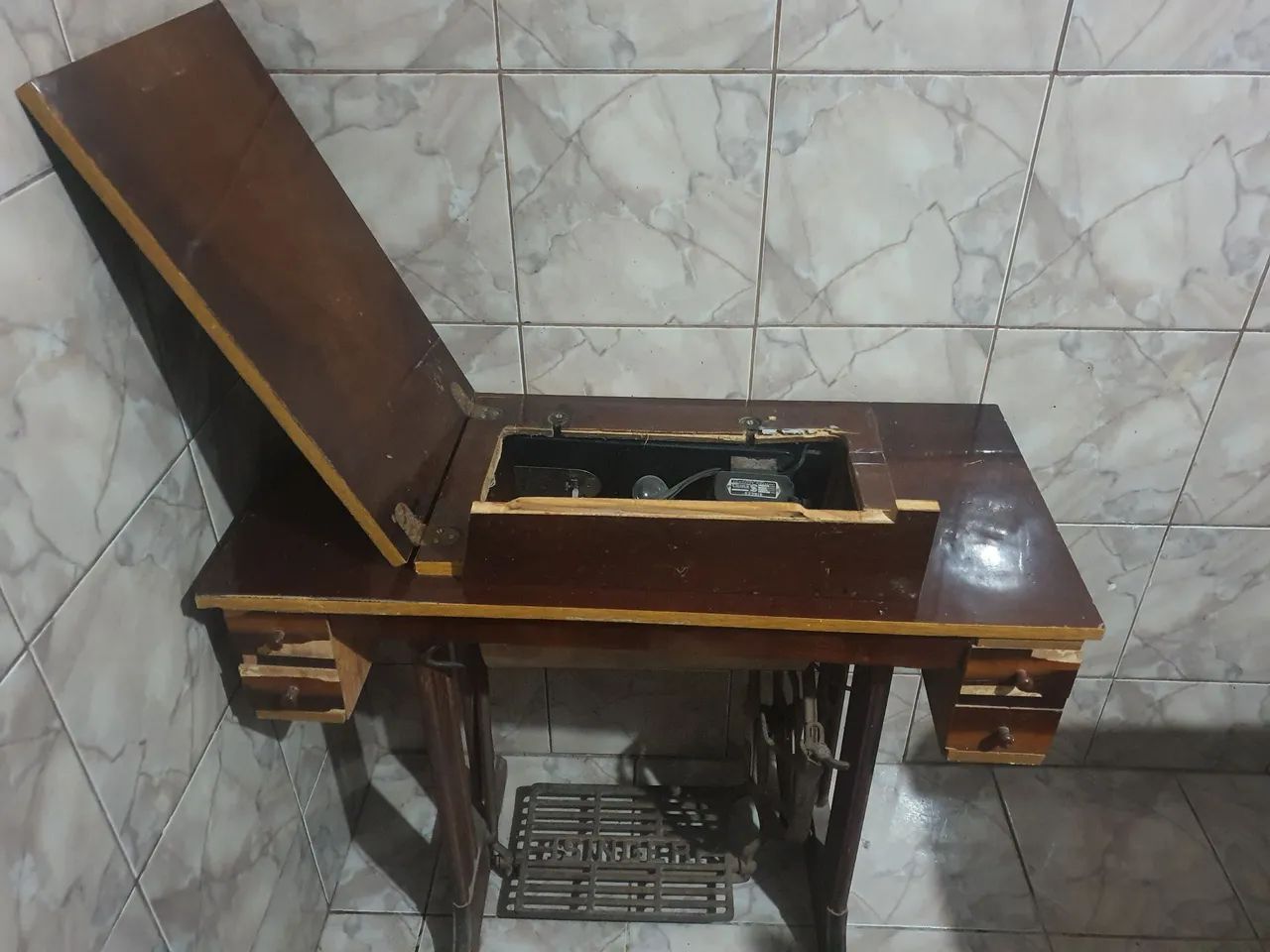 MAQUINA DE COSTURA ANTIGA - Foto 5