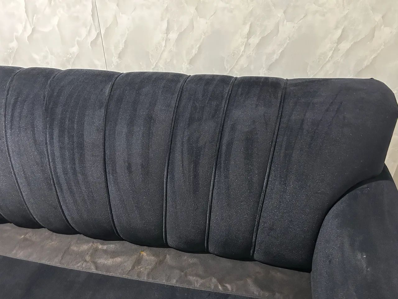 Vendo sofá em ótimo estado /cor preto  - Foto 5