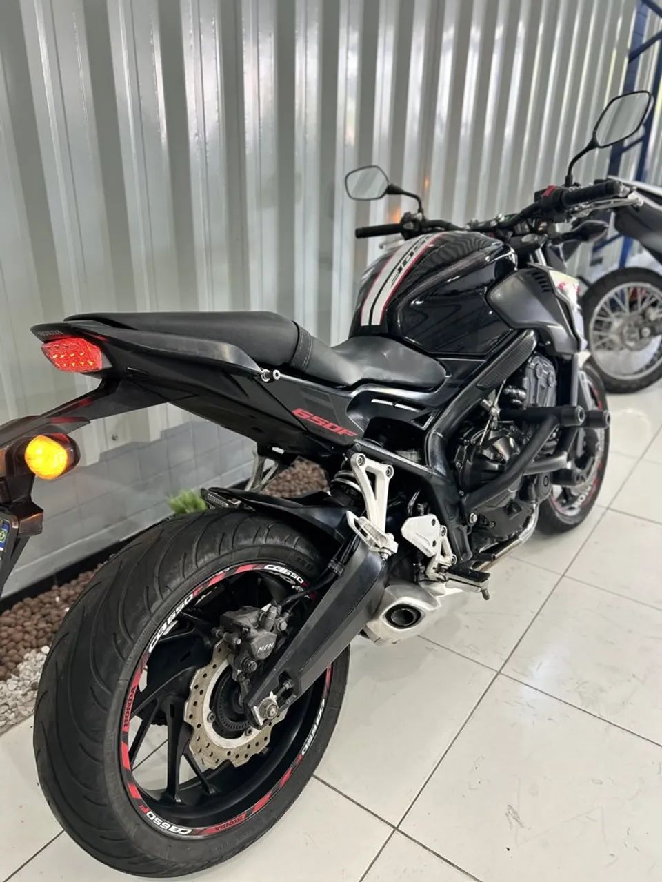 HONDA CB 650F 2019 - Foto 5
