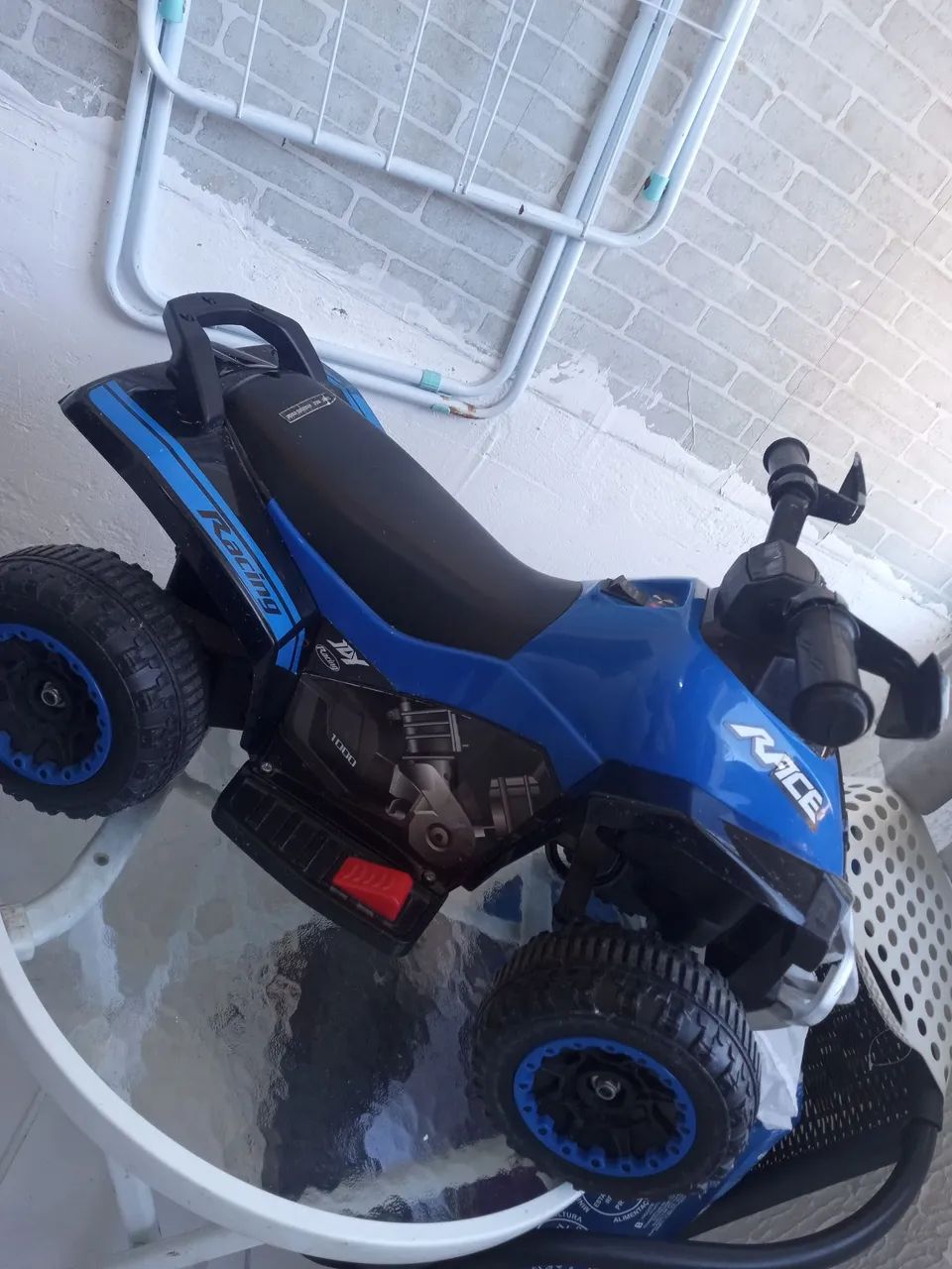Mini quadriciclo elétrico 