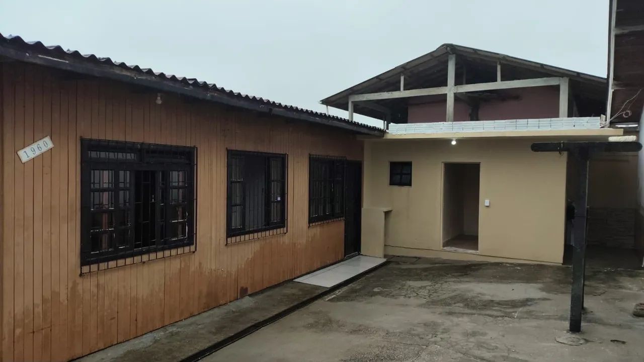 ALUGO CASA COM TRÊS QUARTOS  - Foto 2