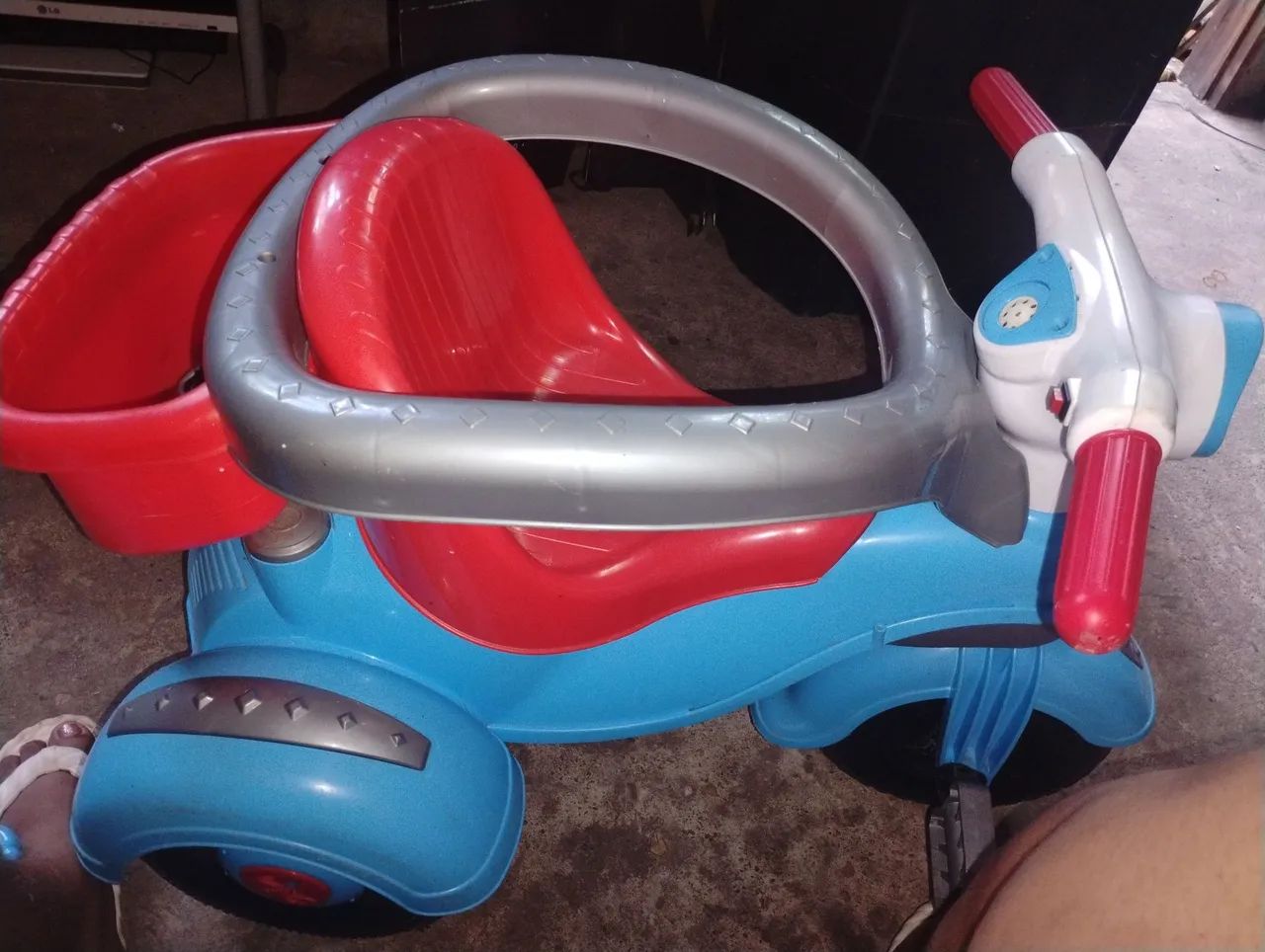 Triciclo infantil 