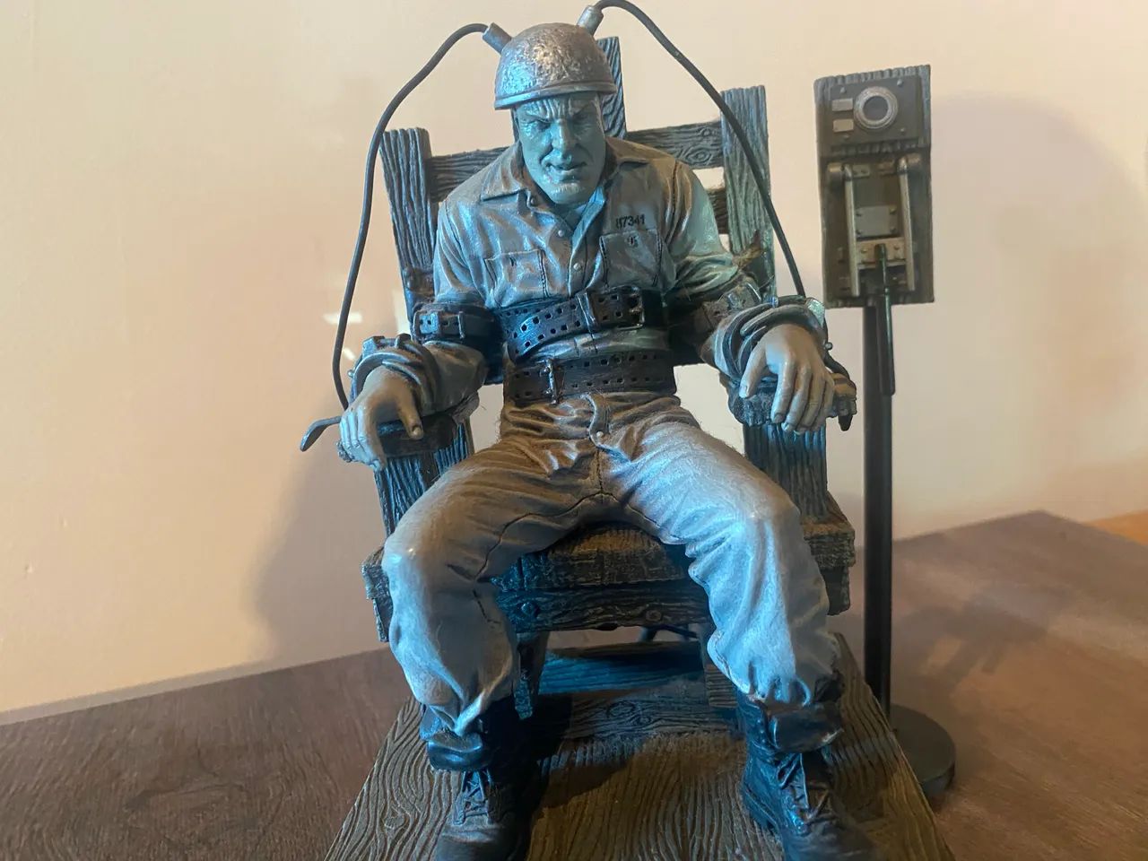 Marv da NECA, baseado no filme Sin City.