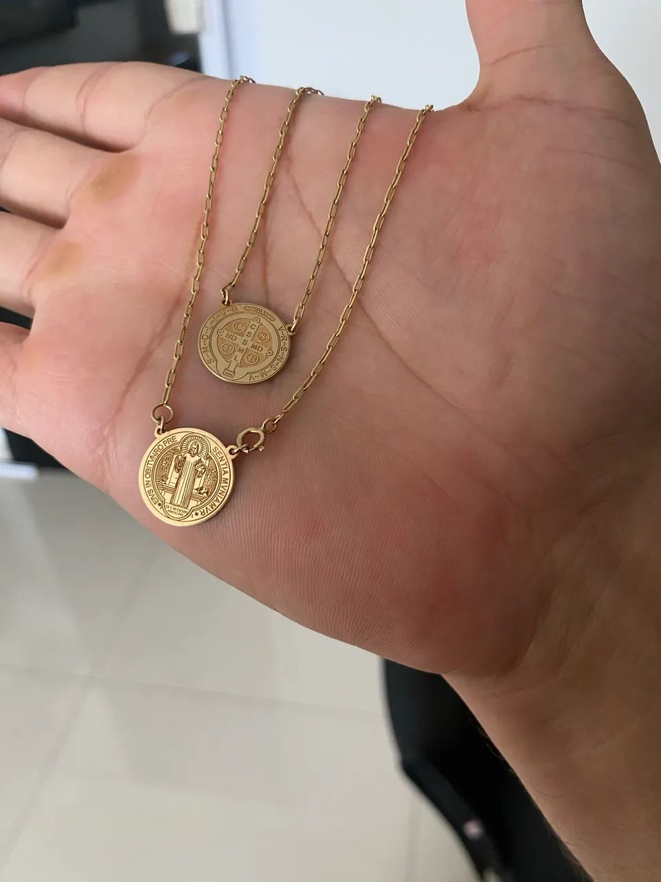 Escapulário são Bento ouro 18k