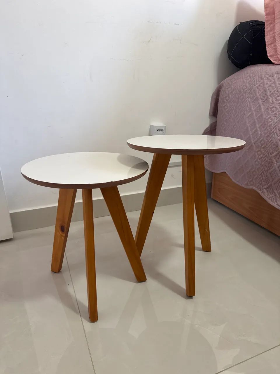 Mesa de canto (duas mesas ) 