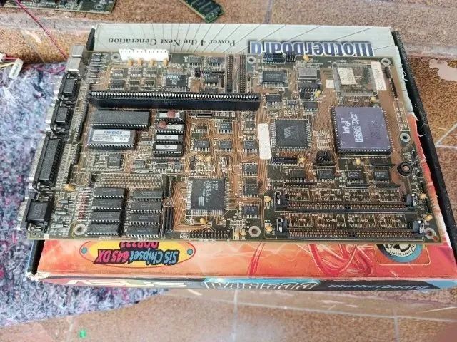 Placa mãe para Intel 486 tipo PS/2, tudo onboard, precisa de revisão
