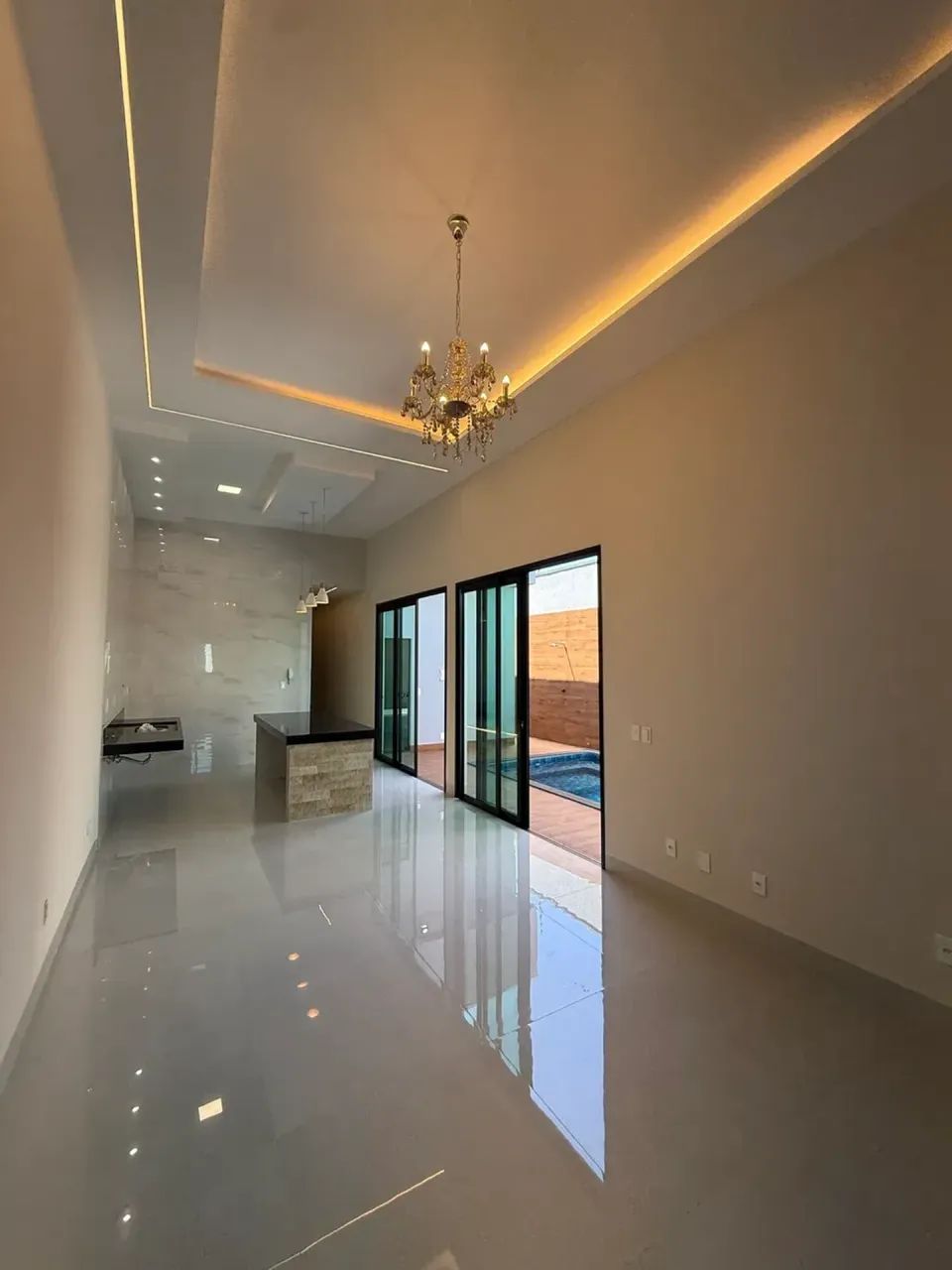 CASA À VENDA 3 SUÍTES + 1 ESCRITÓRIO - PROX. HAVAN - Foto 2