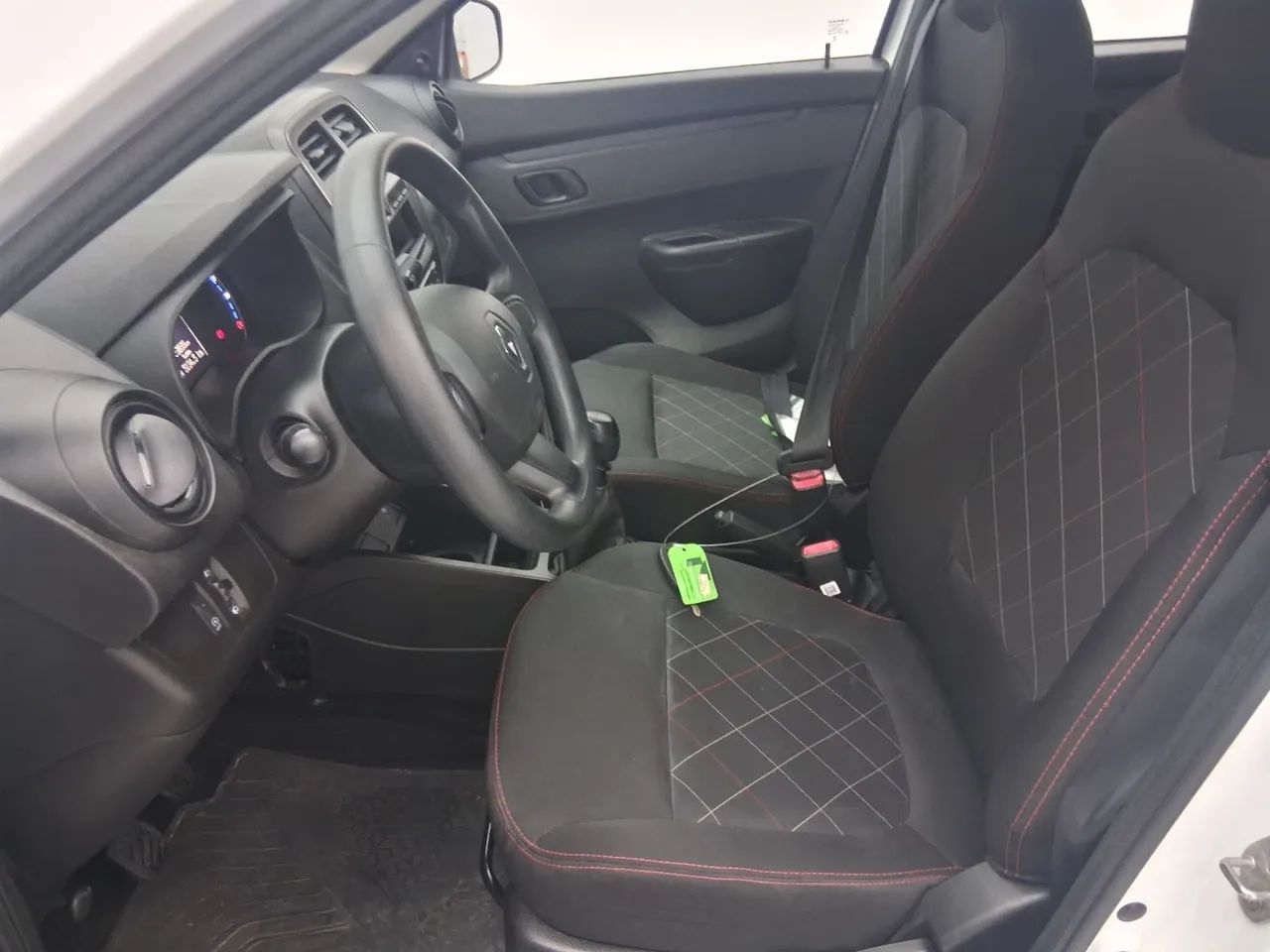 Renault Kwid 1.0 Zen, foto 17 de 18