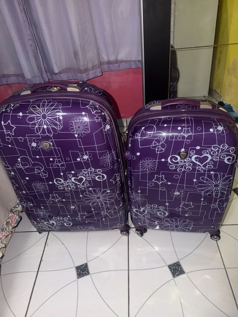 Vendo 2 malas novas belíssimas 300
