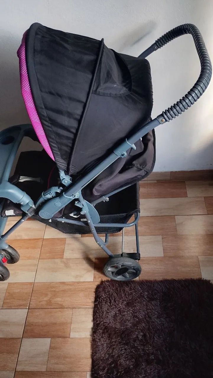 Carrinho de bebê semi novo - Foto 4