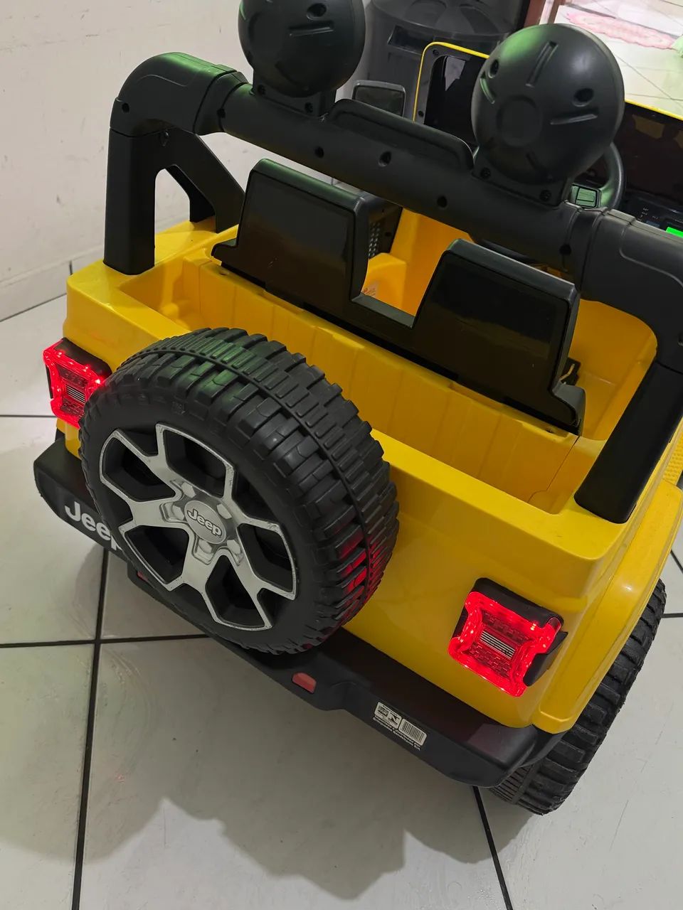 Jeep - Carrinho infantil Elétrico - Foto 4