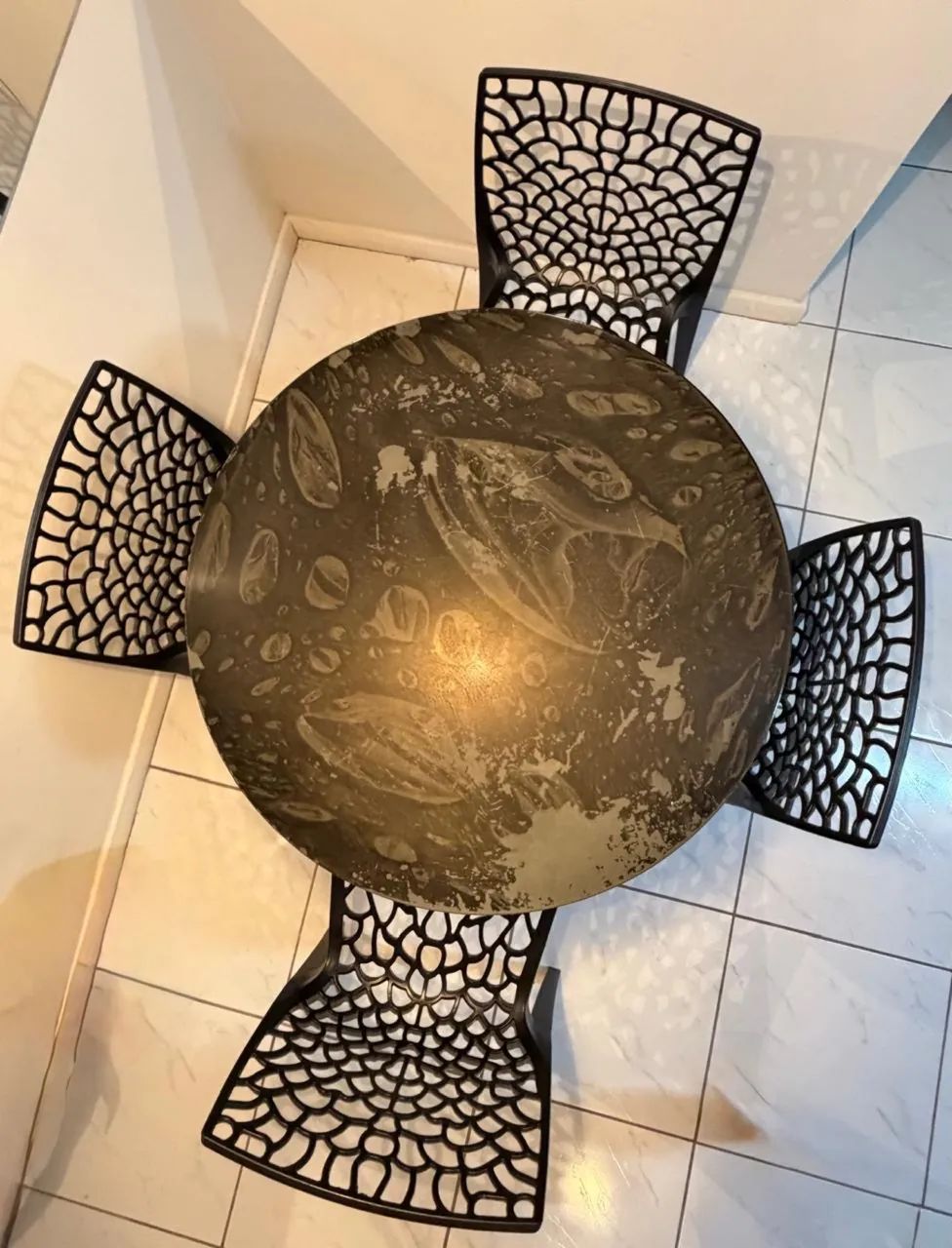 Conjunto Mesa de Jantar e 4 Cadeiras - Foto 2