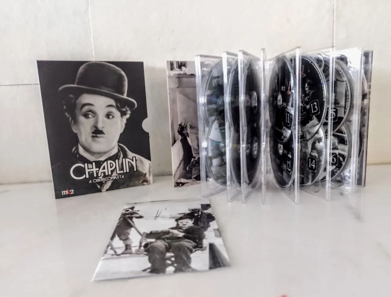 Coleção Chaplin A Obra Completa - Box 20 DVDs Versátil - Foto 4