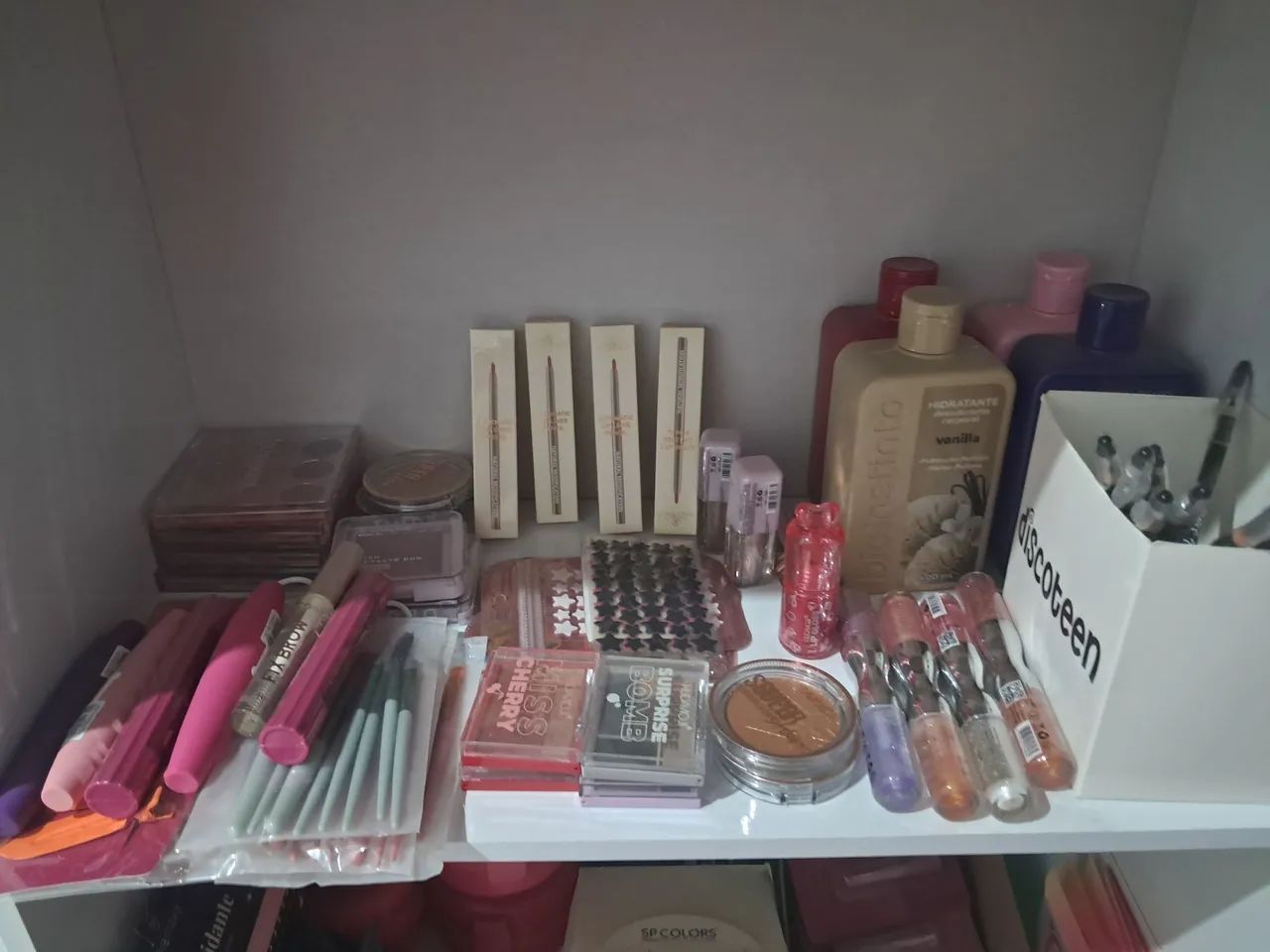 Vendendo um estoque de maquiagem e acessórios  - Foto 3