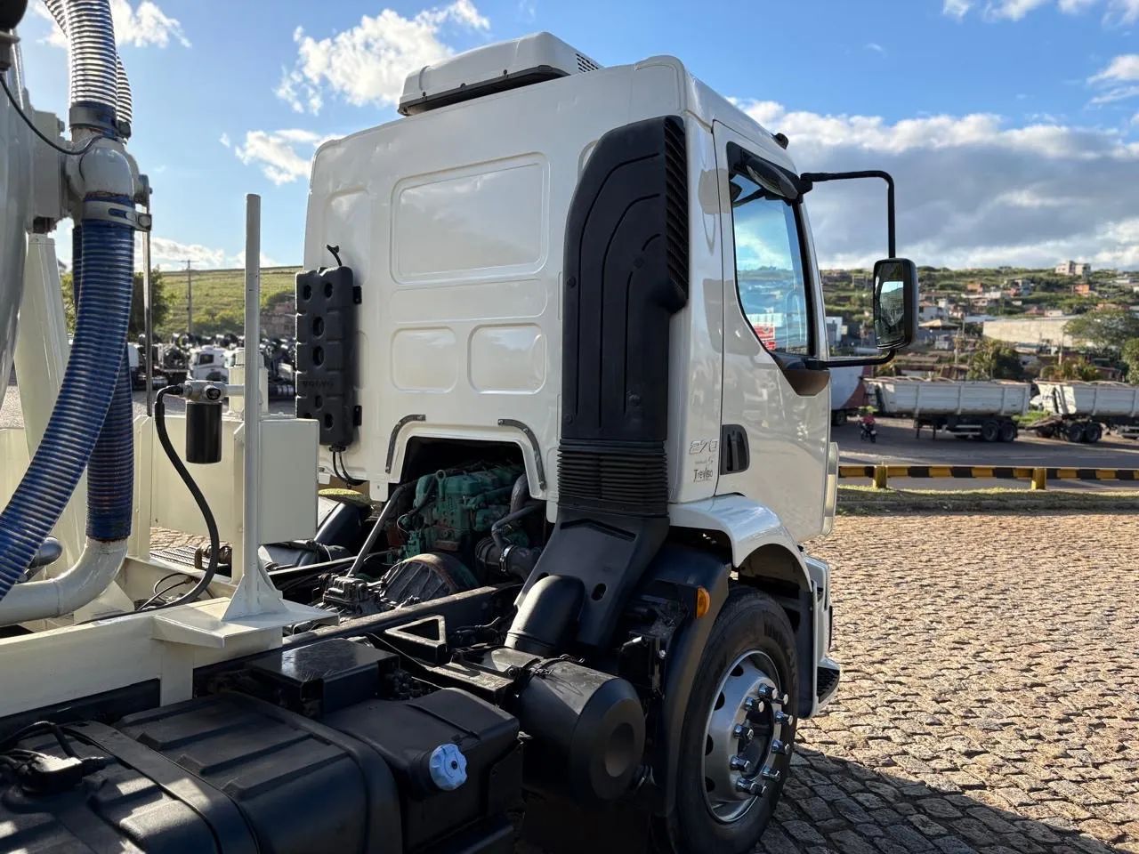 CAMINHÃO VM 270 HIDROJATO COMBINADO TOCO - Foto 5