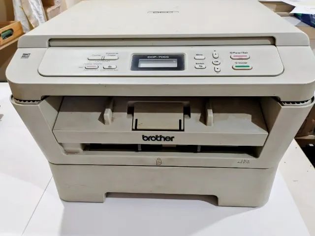 Brother DCP-7055 + 2 Toners TN-410 (Para Peças ou Reparo) - Foto 4