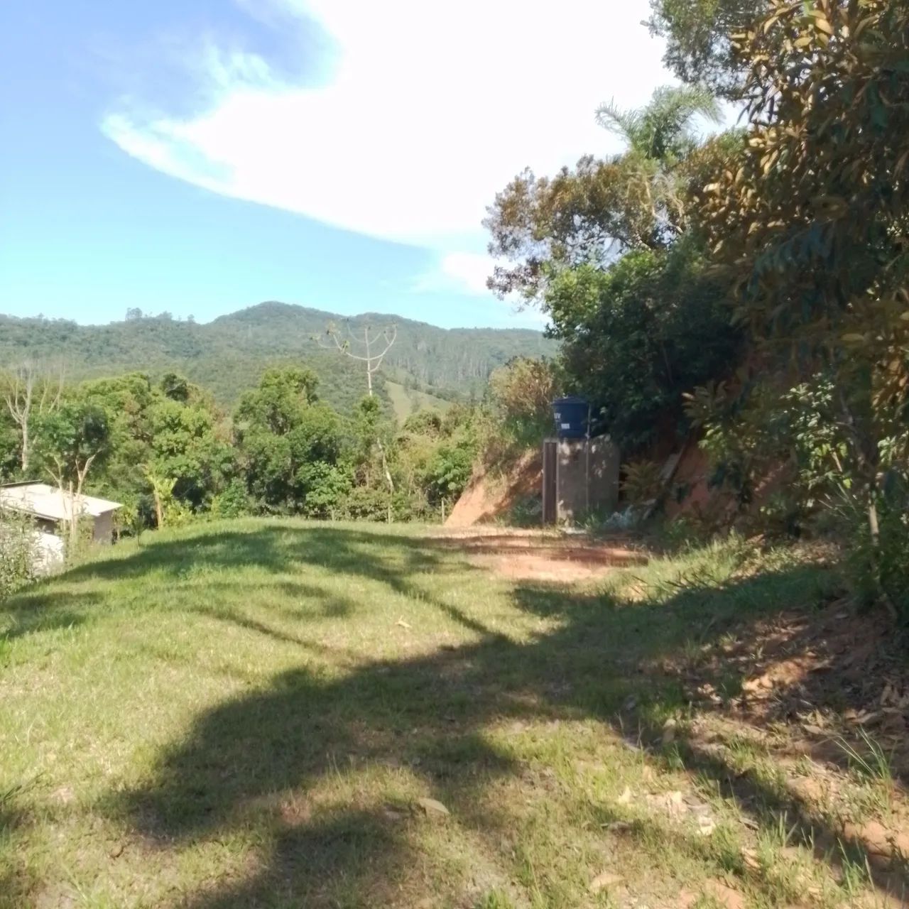 Terreno de 2,000 quadrados com uma casinha pra reforma com agua e luz  - Foto 4