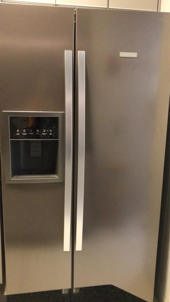 Refrigerador ELETROLUX Side by Side 504 litros