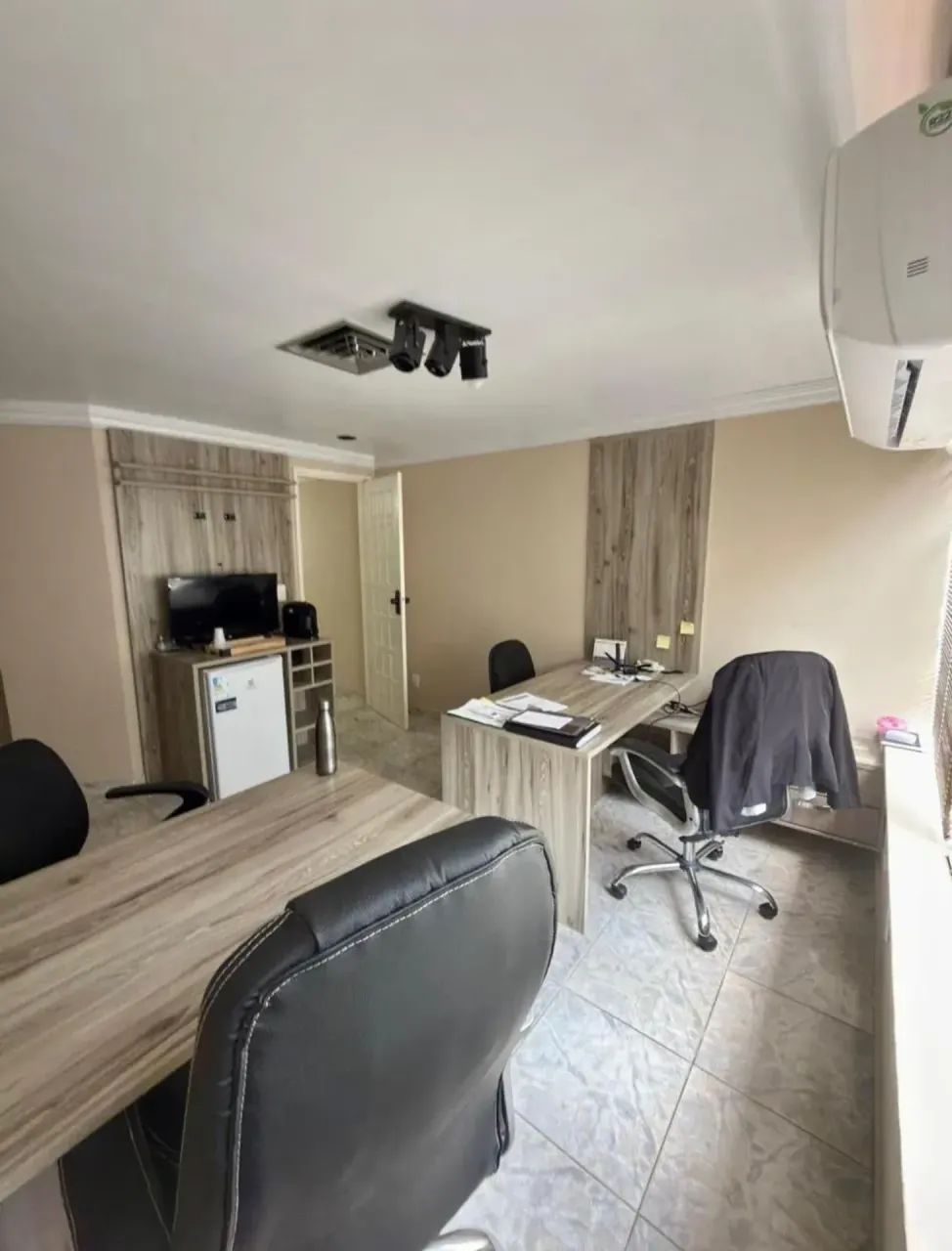 VENDO SALA COMERCIAL COM 78M2 NO EDIFÍCIO RIO NEGRO CENTER - Foto 2