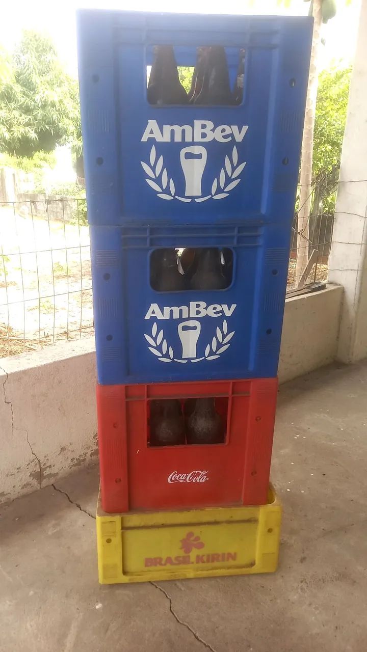 Vendo grades de cerveja 2 de litrão 1 de coca e uma de litrinhos  - Foto 2
