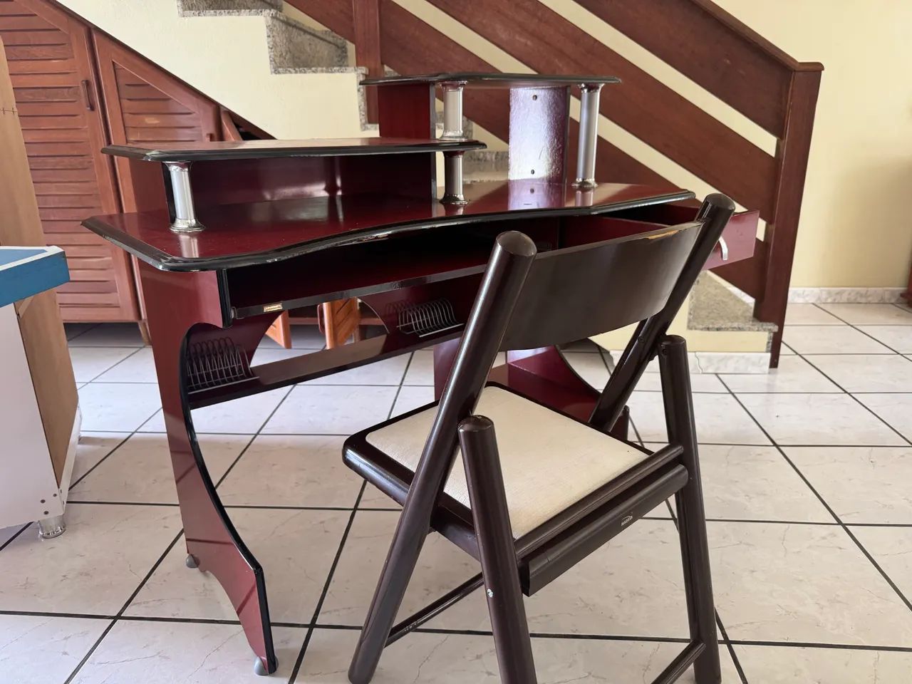 Mesa escrivaninha com cadeira - Foto 4
