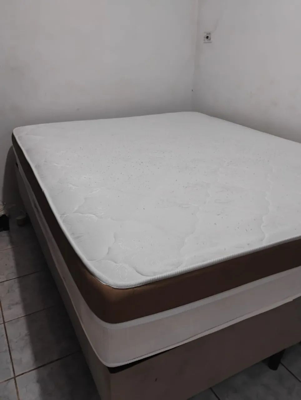 CAMA QUEEN COM PILOOW TOPPER  - Foto 2