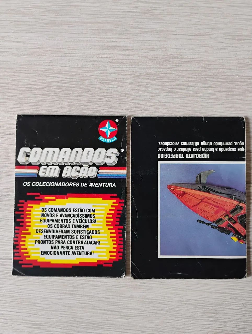 LOTE COM 02 FOLDERS COMANDOS EM AÇÃO ANOS 80 