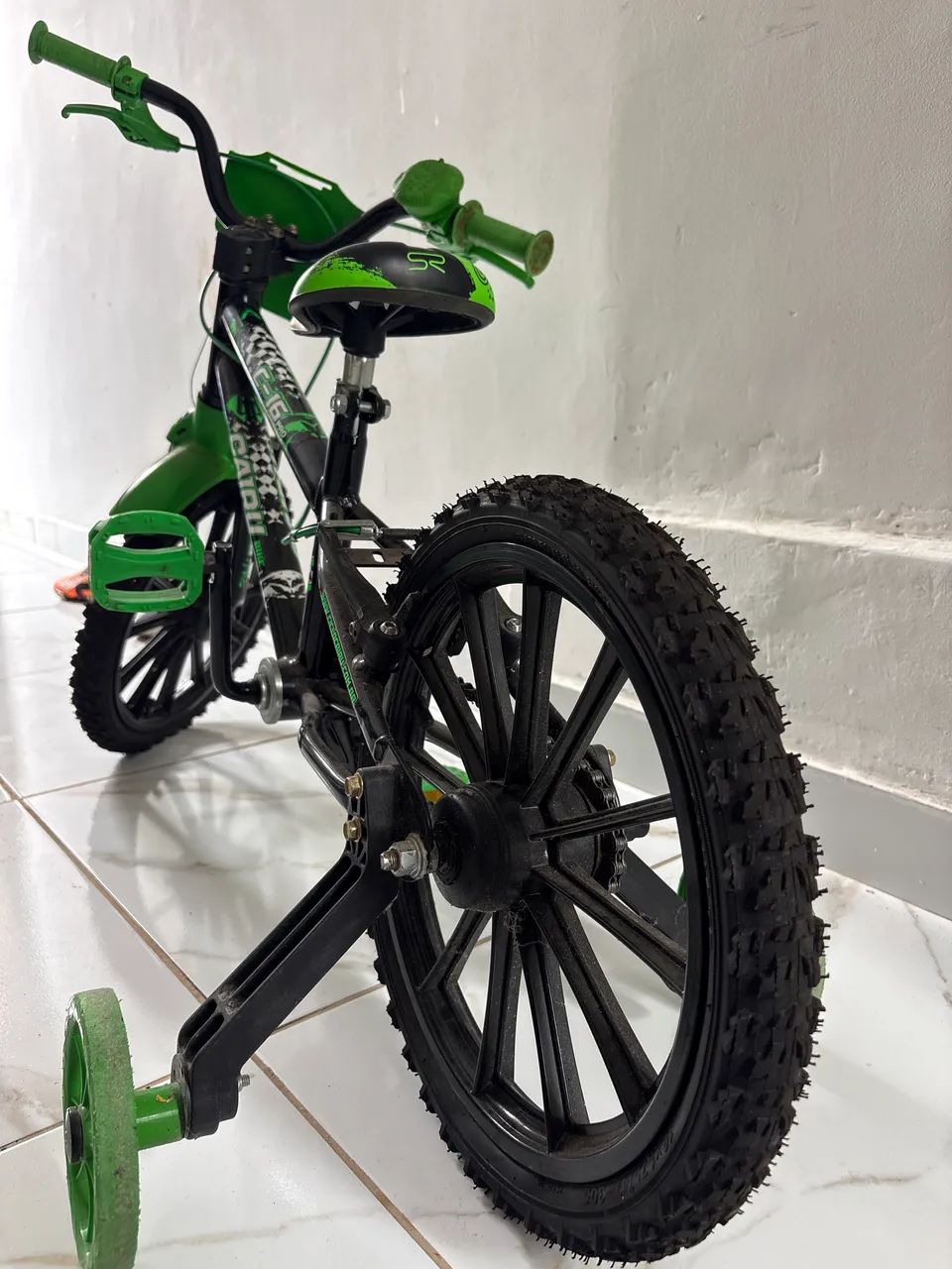 Bicicleta poucas vezes usada 
