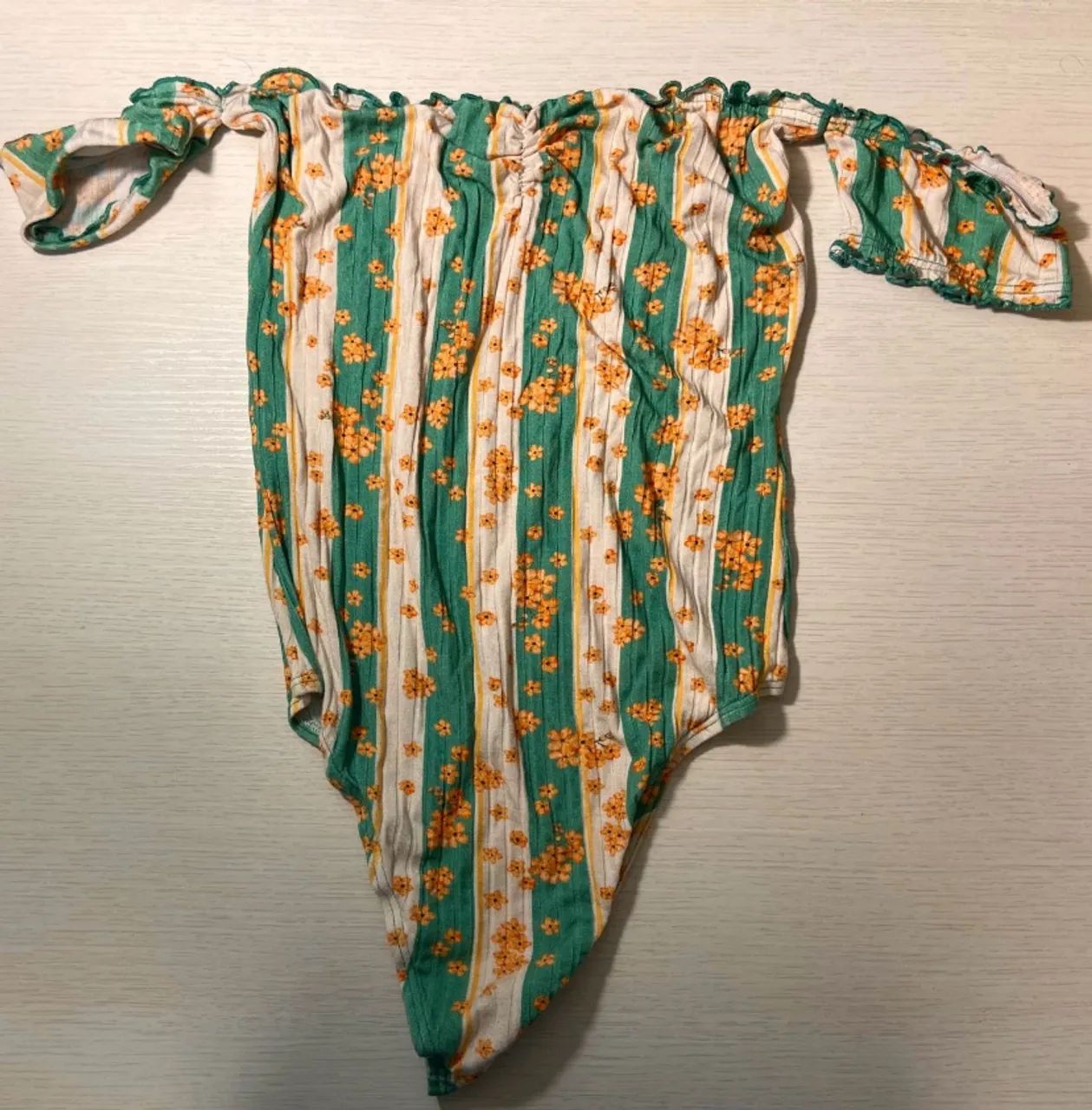 Lote de roupas femininas  - Foto 3