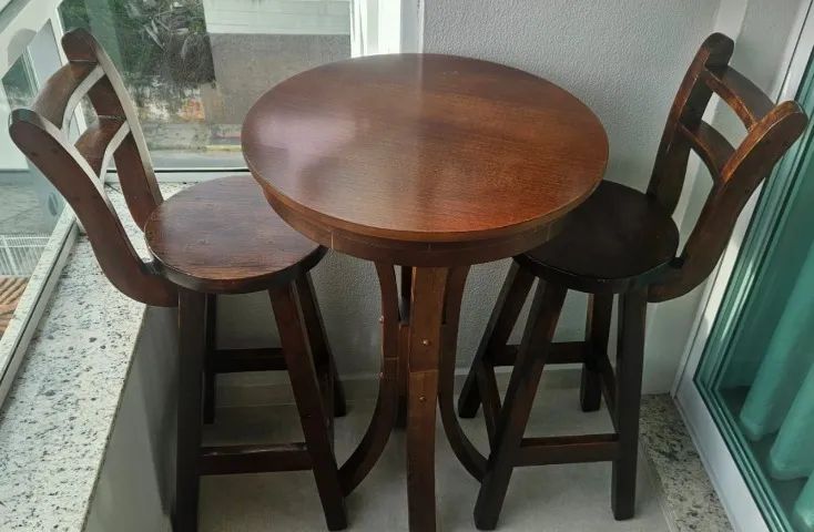 Mesa e banquetas bistrô em madeira maciça - Foto 5