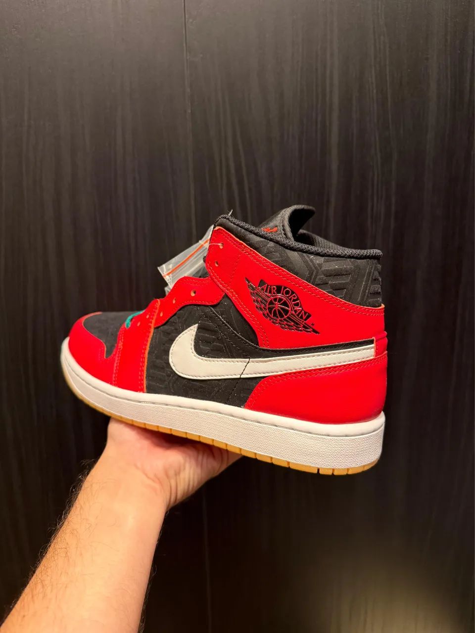 TENIS AIR JORDAN 1 MID SE CHRISTMAS MEN'S - Calçados - Centro